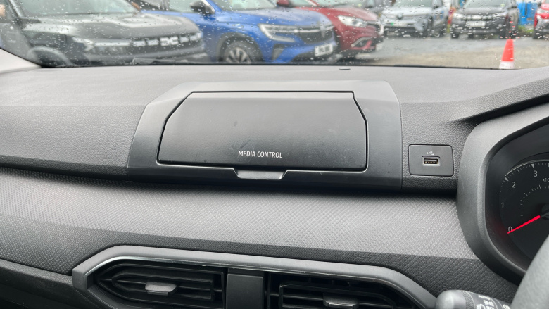 Dacia Sandero 1.0 TCe Essential 5dr Bi Fuel Hatchback